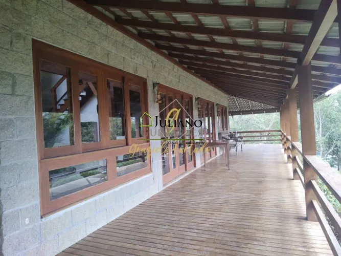 CASA COM VISTA á VENDA em condomínio fechado em RANCHO QUEIMADO SC