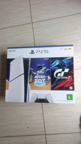 PS5 Slim - 1 terabyte - 6 meses de garantia (25x no cartão de crédito)