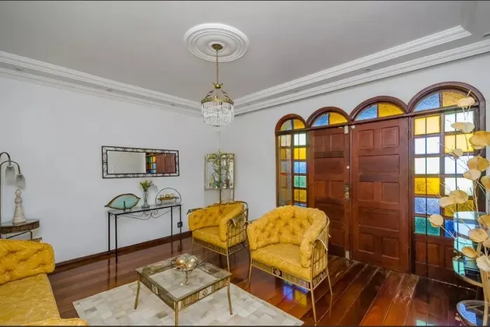 Casa à Venda - Havaí, 4 Quartos, 900 m2