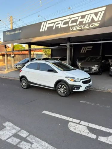 Chevrolet Onix Activ 1.4 8V Flex Mec. 4P 2017