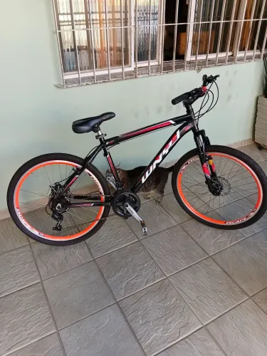 Bicicleta aro 26 WNY - Quadro de alumínio + freio a disco.