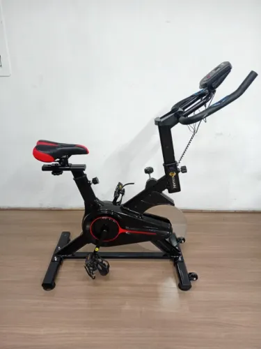 Bike Ergométrica Spinning detalhes em Vermelho