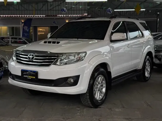 Toyota Hilux SW4 SRV D4-d 4X4 3.0 TDI Dies. AUT 2013