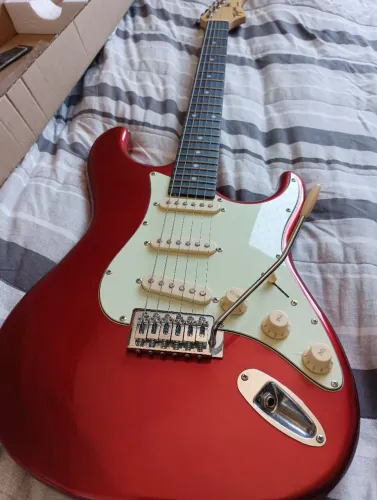 Guitarra nova