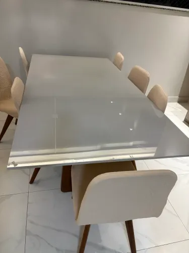 Vende-se mesa de jantar de 8 lugares com 8 cadeiras (usada) - promoção pra vender rápido
