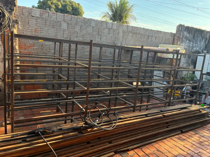 Prateleiras de Metalon Reforçadas (4,00m x 0,60m) / (R$ 1.100,00 Cada Unidade)