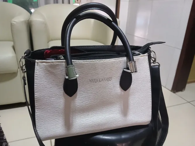 Bolsa feminina (R$ 35,00)