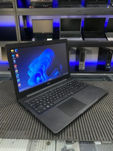 Notebook Dell Vostro 3583 Core I5 8ª Ger 240Gb SSD 8Gb DDR4 Tela 15.6"