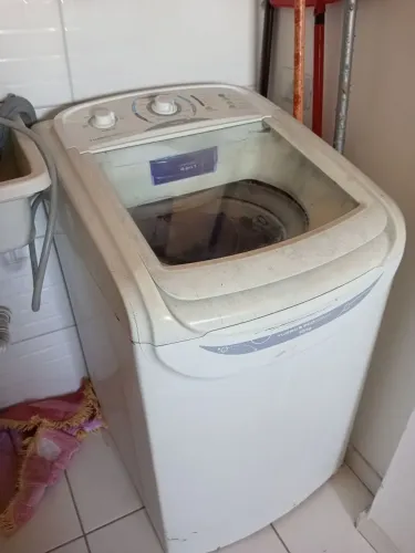Vende máquina de lavar roupa 10 k ( com vazamento de água e desbalanceada