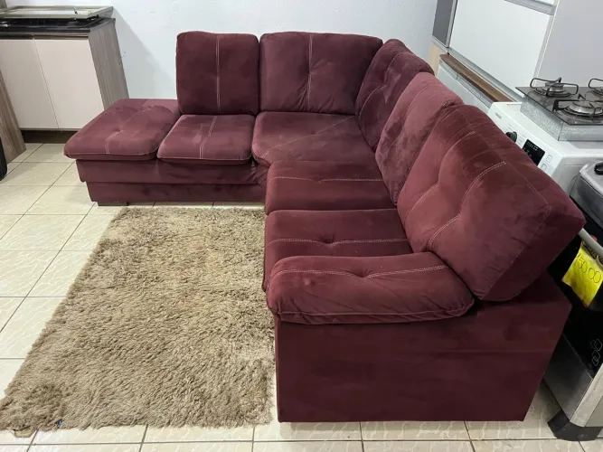 Sofá de Canto Semi Novinho Vermelho Bordo em Suede 2.50 por 2.05 - Entrega Grátis