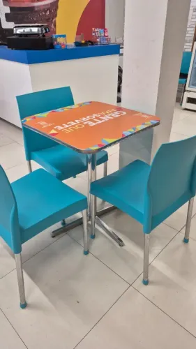 Conjunto de mesas de alumínio 