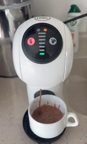 Cafeteira Nescafé dolce gusto