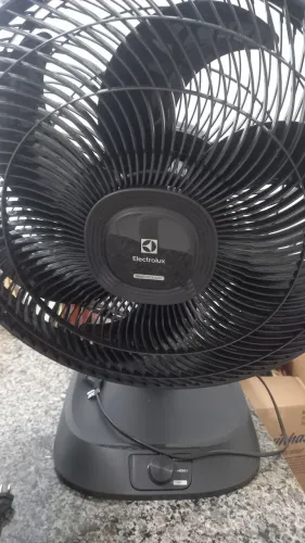 Vendo ventilador de mesa tamanho grande Electrolux