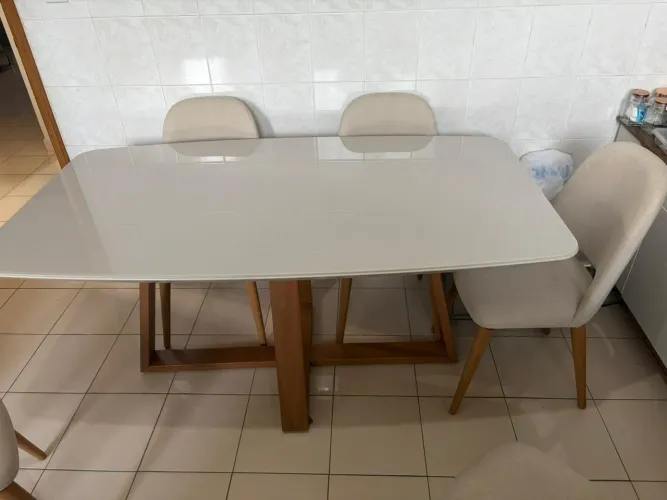 Mesa de jantar com 6 cadeiras