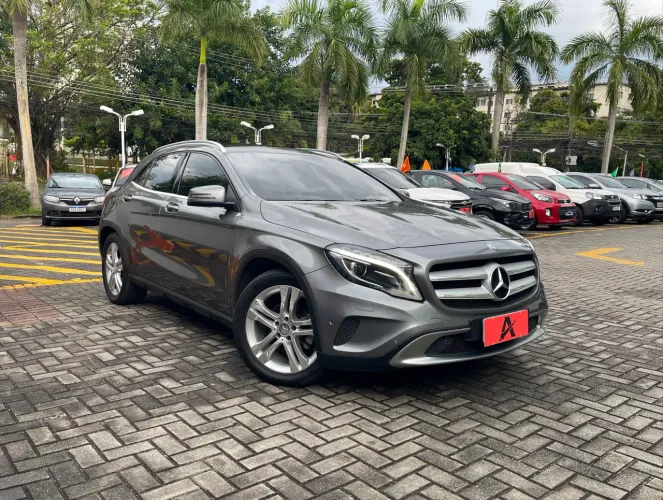 Mercedes-Benz GLA 200 Adv. 1.6/1.6 TB 16V Flex Aut. 2015