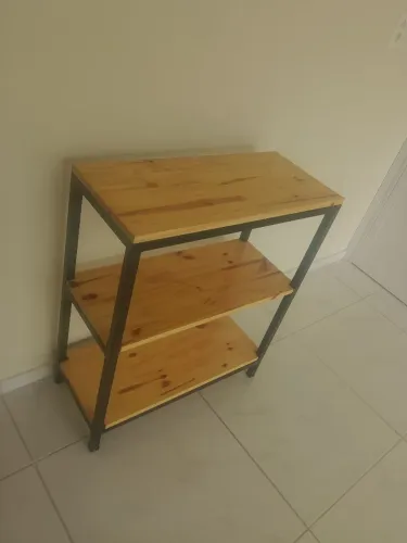 Estante pequena