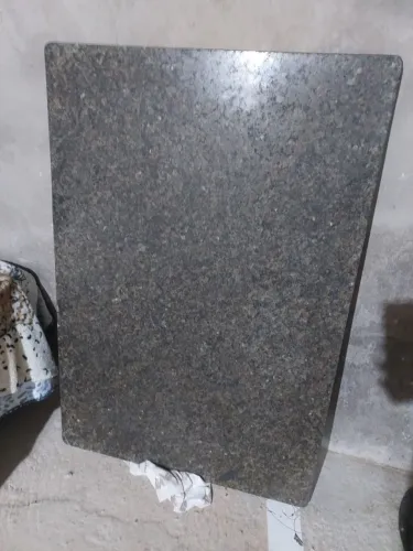 Pedra de mármore 1 metro e 10 de comprimento e 75 centímetros de largura