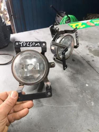 Farol de milha com moldura Tucson
