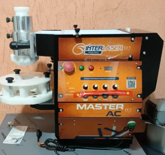 Máquina de fazer salgados profissional + freezer horizontal