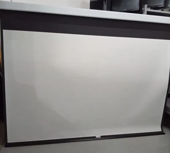 Tela de Projeção Retrátil Automatizada Nardelli