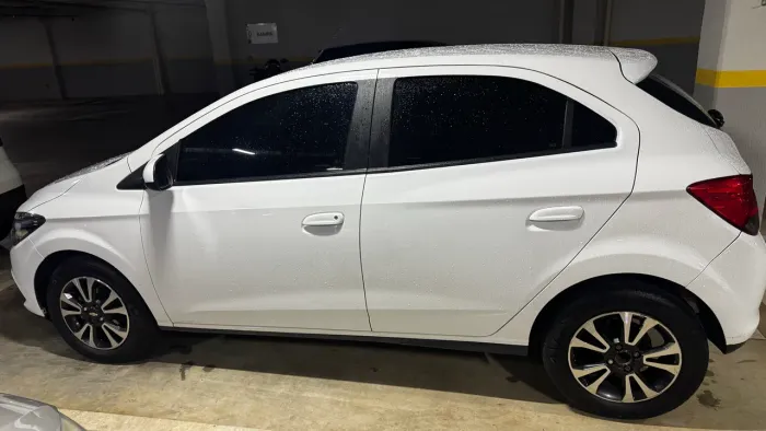 Chevrolet Onix Hatch LTZ 1.4 8V Flex Power Aut. 4P 2015