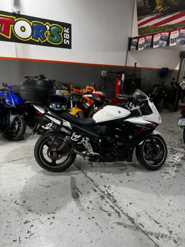 Suzuki GSX 650F.