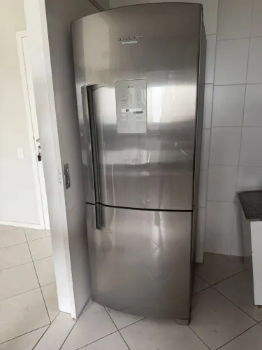 Vendo geladeira seminova 