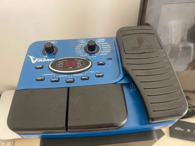 Vendo pedaleira pra Guitarra e Baixo