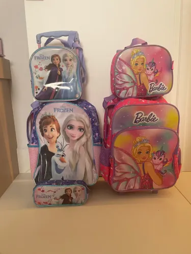 Mochilas com lancheira