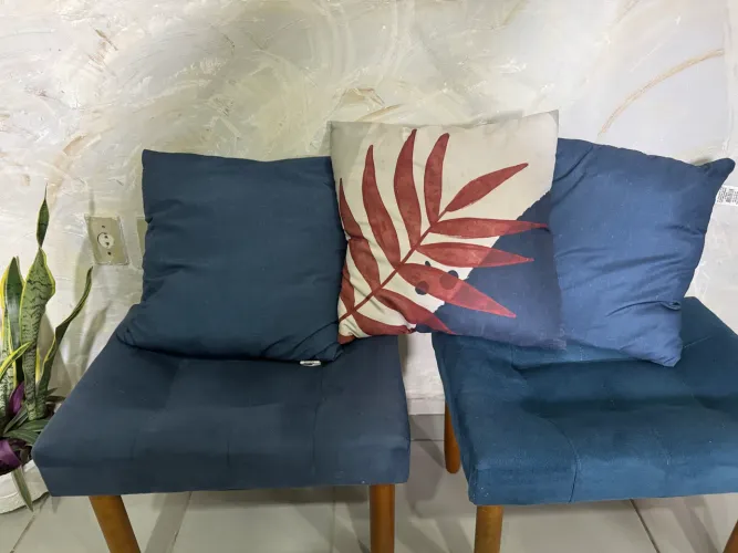 Banquetas e almofadas