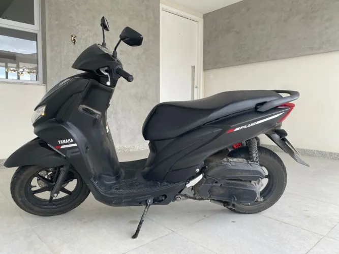 Vendo fluo estado nova , apenas 4000 km