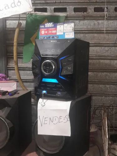 Som da SONY, uma das Melhores Marca para Som. 1.000 wts, Bom, e tudo Funcionando