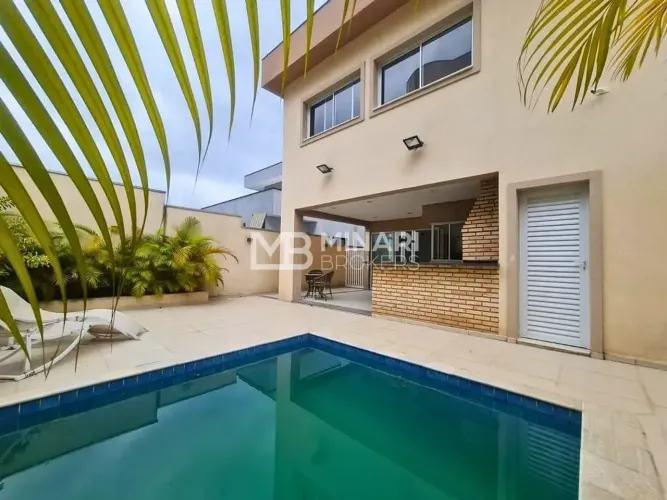 Casa à Venda no Condomínio Valville 1 Vista Livre para Área Preservada | 4 Suítes | Pisci