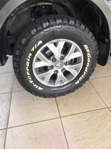 Mitsubishi L200 Triton HLS 2.4 Flex 16V CD Mec. 2016