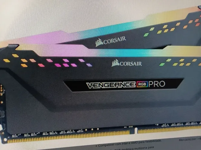 MEMÓRIA RAM CORSAIR VEGEANCE 32GB DDR4 2 PENTES de 16gb 3000mhz