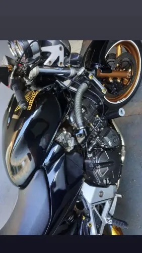 Hornet 600 carburada.2005  top. LINDA para venda 