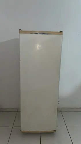Vende-se Galadeira 