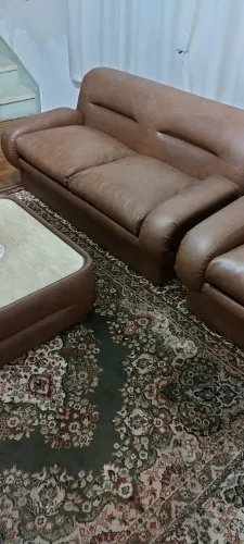 CONJUNTO DE SOFA 2 LUGARES E POLTRONA E MESA DE CENTRO E CANTO