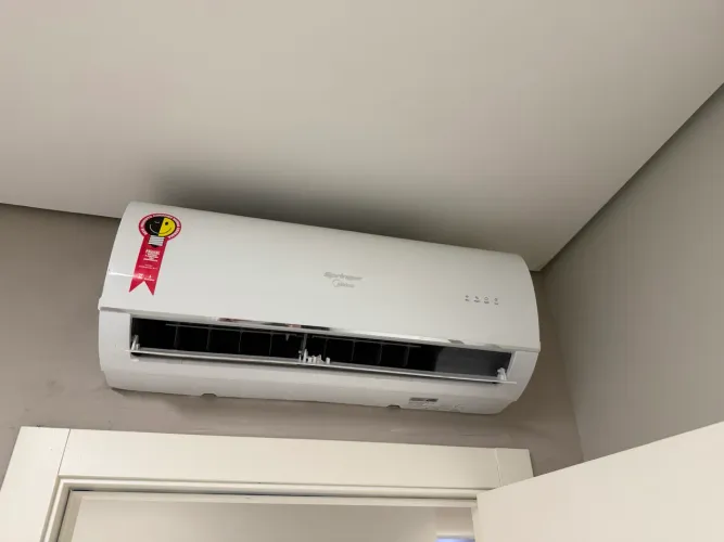 Ar condicionado Springer Midea Split Hi Wall 12.000