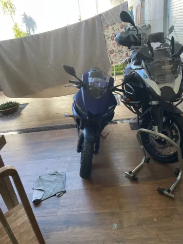 Yamaha R3 , km baixo