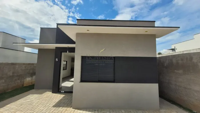 Casa a venda no condomínio Alphaville no centro de Piracaia SP com 80 m².