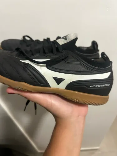 Vendo chuteira mizuno
