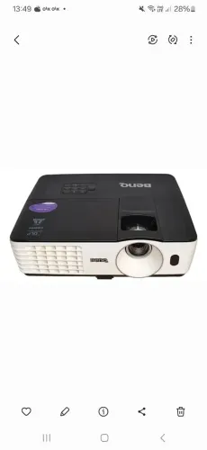 projetor multimídia BenQ, modelo MX660.