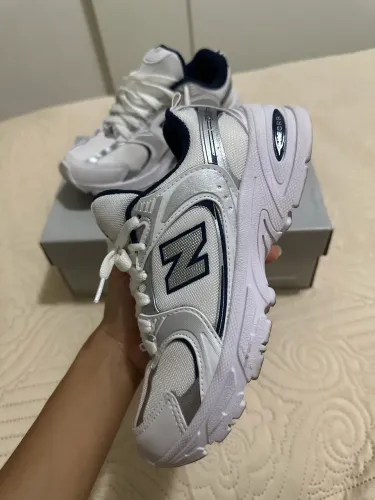 NEW BALANCE 530 - 1º linha