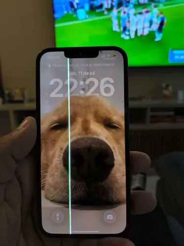 Iphone 13, 128GB, Bateria em 73% - Buscar desativado. Linha na tela