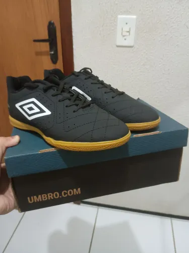 Tênis de futsal