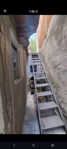 Vende-se uma casa de 3 cômodos grandes sendo quarto sala cozinha lavanderia e banheiro