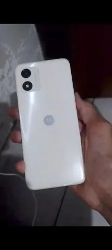 Vendo um moto E13 64 gigas bem conservado sem nenhum defeito bateria dura o dia todo 