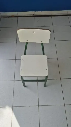 Cadeiras pra escola infantil