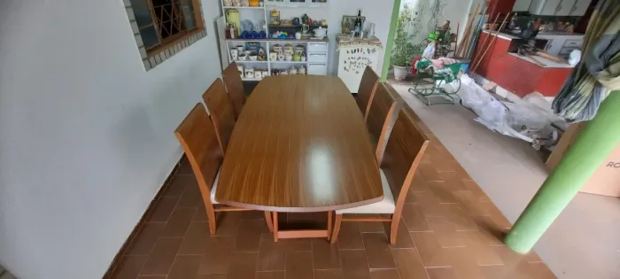 Mesa nova de madeira
